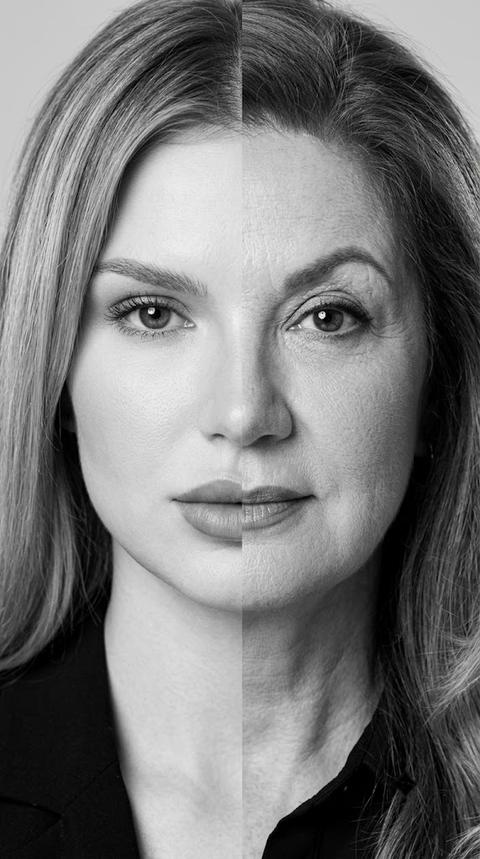 Создай фотореалистичный чёрно-белый портрет-коллаж из двух предоставленных фотографий. Соедини лица двух женщин строго вертикально по центру: левая половина итогового лица - половина лица девушки, правая половина - половина лица второй девушки. Очень важно максимально сохранить реальные черты обоих людей с исходных фотографий, не изменять их внешность и не делать усреднённое лицо. Лица должны быть идеально совмещены по центру. Линия соединения должна проходить ровно через середину лба, носа, губ и подбородка. Особое внимание уделить тому, чтобы: оба глаза были полностью видны и каждый глаз сохранял форму, разрез и характерные особенности своего человека; разрез глаз и брови максимально соответствовали исходным фотографиям; нос был соединён точно по центру, чтобы были хорошо видны форма носа, переносица и обе ноздри: губы были очень чёткими и хорошо различимыми, при этом левая половина губ принадлежала девушке, а правая - второй женщине; сохранилась форма верхней и нижней губы каждого человека; совпадали положение глаз, носа, губ и подбородка, чтобы лицо выглядело естественно и симметрично; не смешивать черты между половинами и не менять форму лица. Сделай крупный портрет анфас, человек смотрит прямо в камеру, нейтральное выражение лица. Чёрно-белая фотография с высокой детализацией кожи, глаз, ресниц, бровей, губ и волос.
Мягкое равномерное студийное освещение, светлый нейтральный фон, высокая резкость, реалистичная фотографическая текстура, без фильтров и сильной ретуши. Итог должен выглядеть как настоящее профессиональное фото, разделенное ровно пополам между двумя людьми.